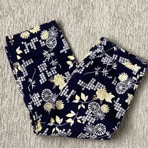 Tail Activewear Blue, Yellow and White Capri Pants